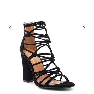 Knotted blocked heels